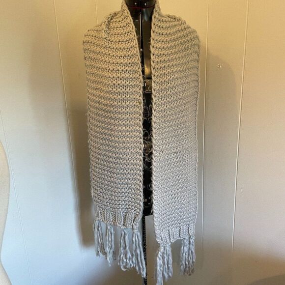 Accessories - Womens Knitted Gray Winter Fringed Scarf One Size